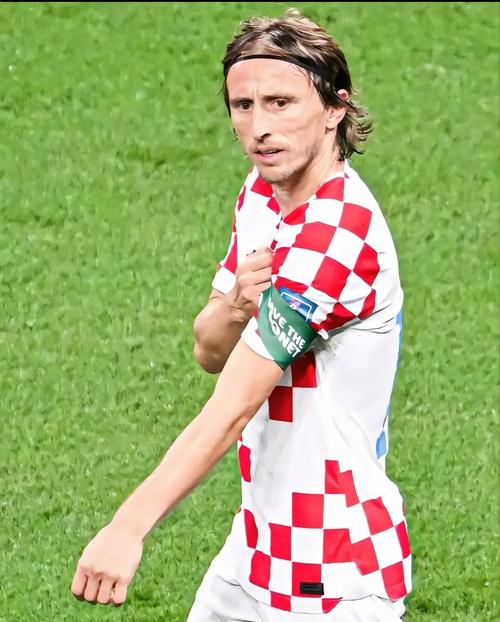 再见曼联！曝6500万“顶星”离队！1.8亿强援投奔红魔，强挖皇马