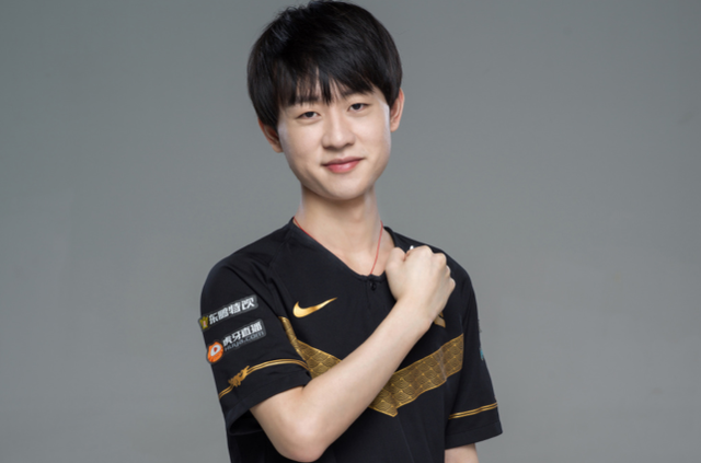 首发阵容中 首发阵容中